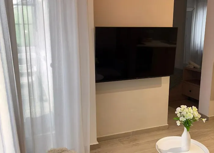 公寓 Radiant Center Apartmant